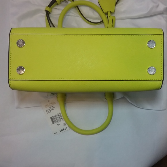 Michael Kors Dillon Bag - New With Tags - Picture 7 of 8